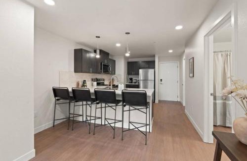 Riverside Apartment | Roav Stays - J and K Luxury Apartment 304