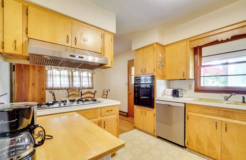 Robbinsville House | Robbinsville Retreat - Creekside Home w/Deck!