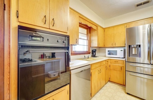 Robbinsville House | Robbinsville Retreat - Creekside Home w/Deck!