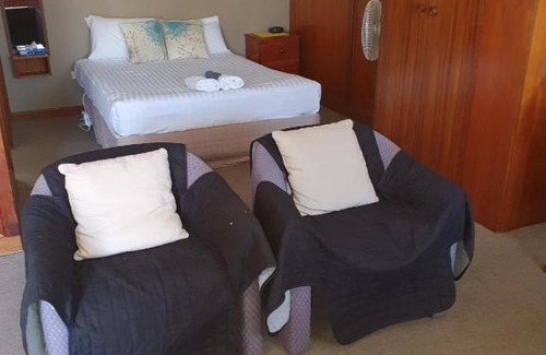 Waterhouse Hotel | Robe Haven Motel