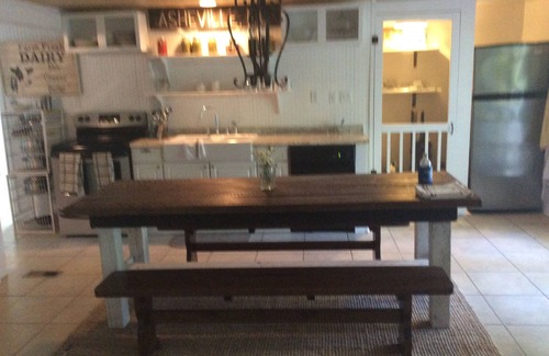Asheville House | Robena's Place; Just 7 miles to Biltmore House or Downtown Asheville.
