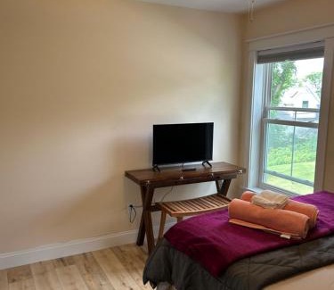 Colchester House | Roberts Lake House Room# 2