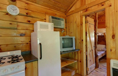 Lenhartsville Other | Robin Hill Camping Resort Deluxe Cottage 13