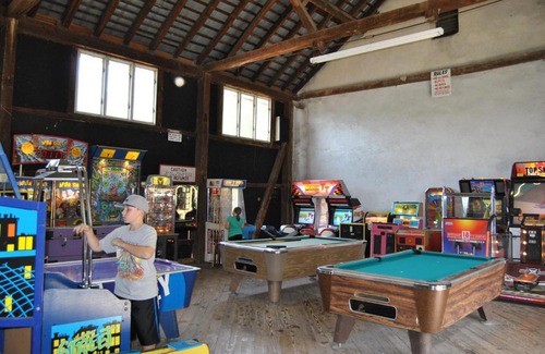 Lenhartsville Other | Robin Hill Camping Resort Deluxe Cottage 13