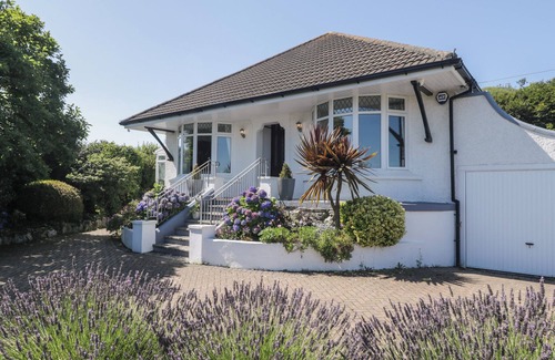 Saint Austell Bay House | ROBIN HILL, pet friendly, character holiday cottage in St Austell