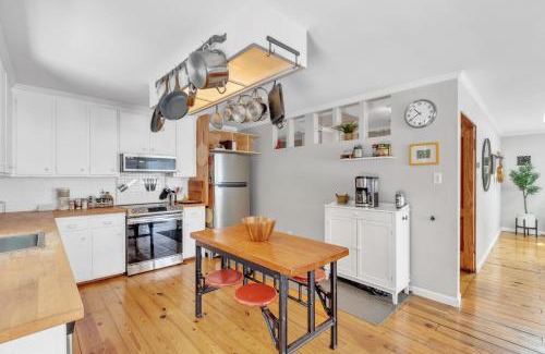 Chapel Hill House | Robin's Rest home