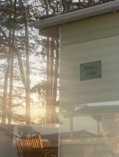 Hamworthy House | Robins Lodge by the sea