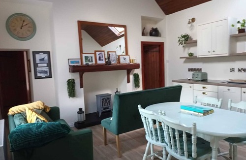 Caragh Lake Cottage | Robins Rest Country Cottage, Caragh Lake, Killorglin, Ring of Kerry Ireland