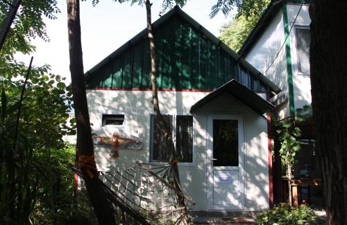Lagodekhi House | Robinson Crusoe