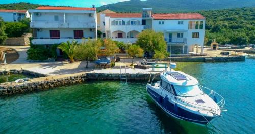 Dubrava Apartment | Robinson Dora