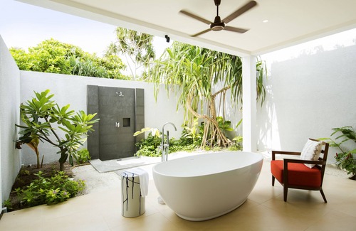 Orivaru Resort | ROBINSON NOONU - All inclusive