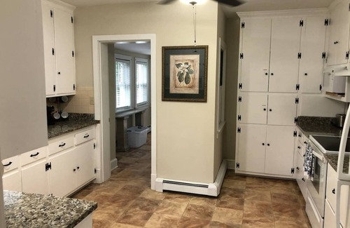 Haywood House | Robinson River Retreat - Near River, SNP & Graves