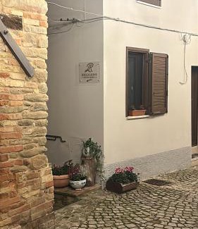 Ripe San Ginesio Apartment | Rocca Leone