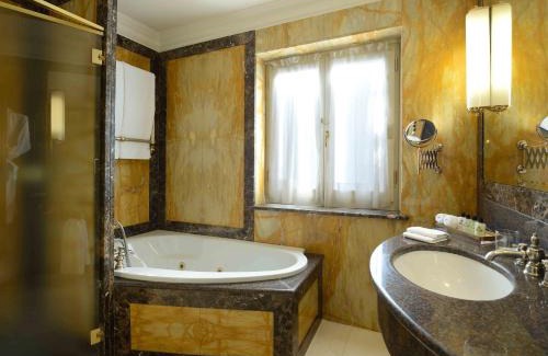 Rione IV Campo Marzio Hotel | Rocco Forte Hotel De La Ville