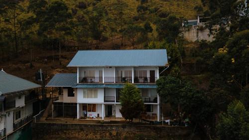 Devikolam Bed & Breakfast | Rock And Mist Munnar House Resort