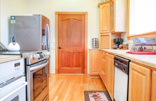 Haines House | Rock Creek Schoolhouse. Historic Charm! Gorgeous Views! Sleeps 15