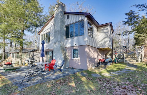 Mamakating Park Historic District Cottage | Rock Hill Home w/ Fire Pit on Wanaksink Lake!