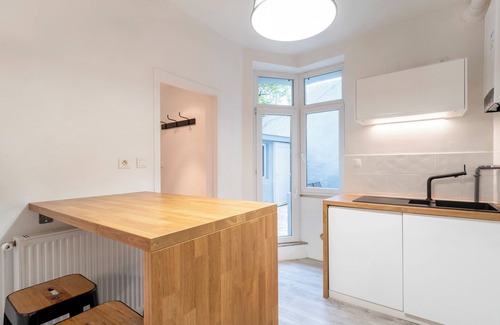 Nouvelle Ville Apartment | Rock-In-Share- Le Bon Pasteur
