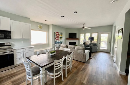 Indian Point Condo | Rock Lane 144 lakefront with resort amenities!