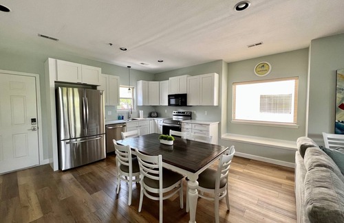 Indian Point Condo | Rock Lane 144 lakefront with resort amenities!