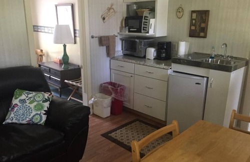 Alexandria Bay Hotel | Rock Ledge Motel
