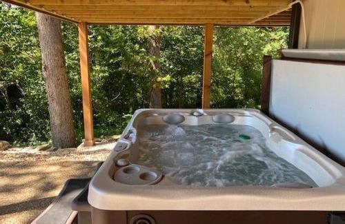 Big Cedars Cabin | Rock Ledge Retreat
