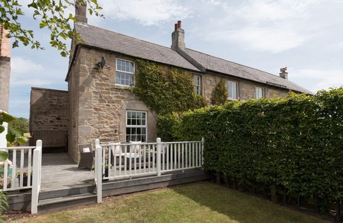 South Charlton Cottage | ROCK MILL COTTAGE, pet friendly, with open fire in Embleton