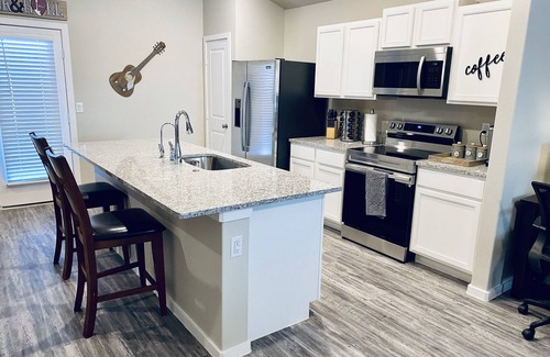 Lubbock House | ROCK&ROLL~KING BED-TEXAS TECH-LUBBOCK- NEW-3 BDRM SLEEPS 6
