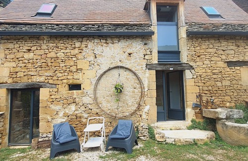 Carsac-Aillac Apartment | Rock shelter, independent single room