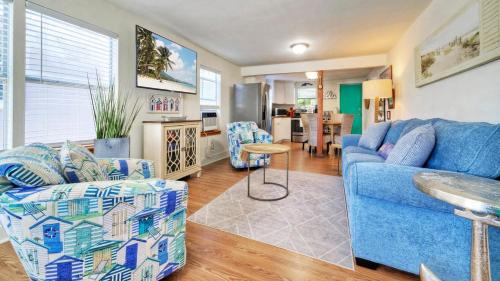 Old Town House | Rock the Boat by AvantStay 5 Blocks to Beach
