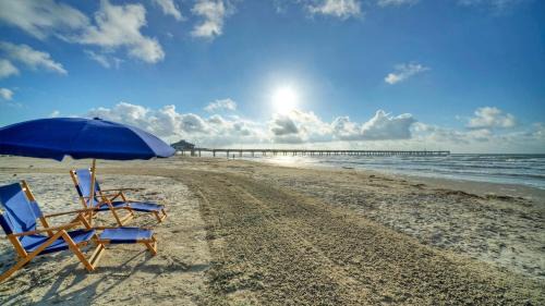 Old Town House | Rock the Boat by AvantStay 5 Blocks to Beach