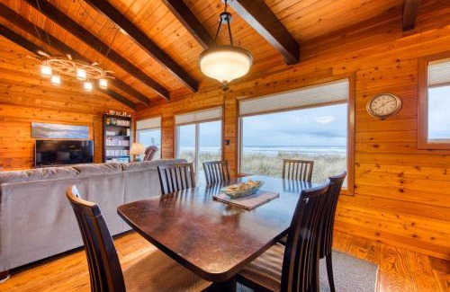 Rockaway Beach House | Rockaway Beach Cozy Cabin