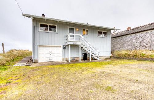 Rockaway Beach House | Rockaway Beach Cozy Cabin