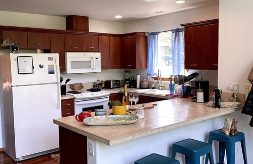 Rockaway Beach House | Rockaway Happy House w/hot tubn