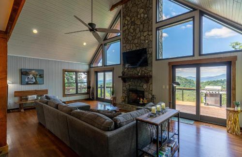 Apple Ridge House | Rockcliff Retreat