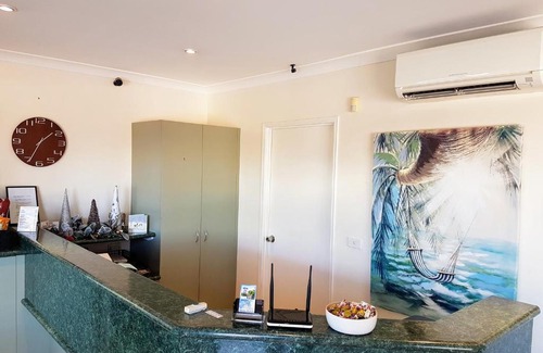 Rockhampton Hotel | Rockhampton Palms Motor Inn