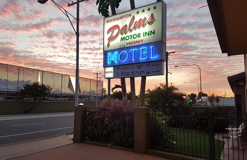 Rockhampton Hotel | Rockhampton Palms Motor Inn