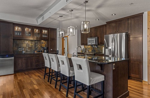Canmore Condo | Rockies Retreat | Central Location | Scenic Views