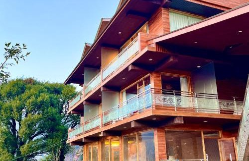 Vashist Hotel | Rockland Cottage, Manali - Centrally Heated & Air Cooled Premium Rooms