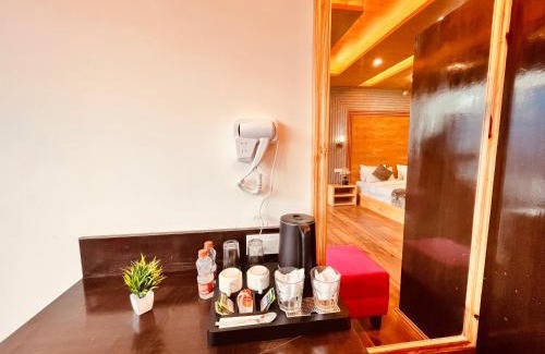 Vashist Hotel | Rockland Cottage, Manali - Centrally Heated & Air Cooled Premium Rooms