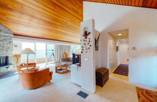 North Hero House | Rockledge Cedar Retreat