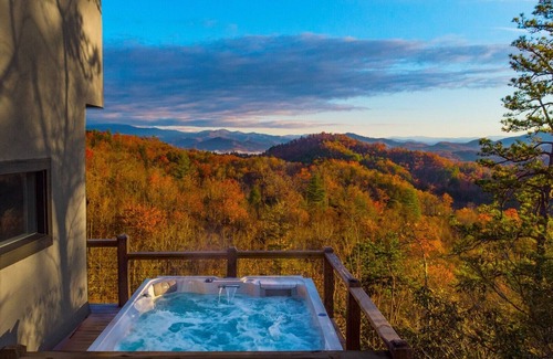 Bryson City Cabin | Rockledge Dragonfly - modern luxury, home theater, and private NOC access