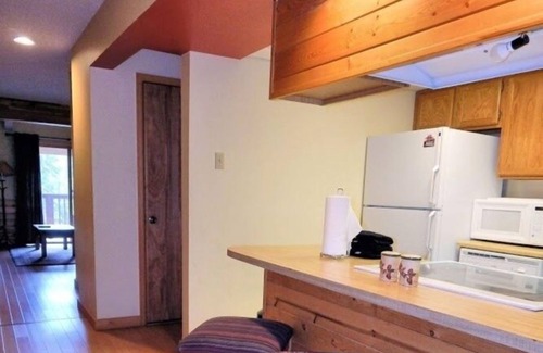 Historic District House | Rockridge Private 2BR Townhouse with Mountain Views