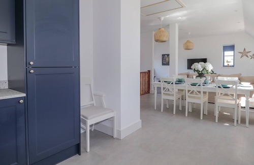 Buckie Cottage | ROCKSIDE, pet friendly, country holiday cottage in Findochty
