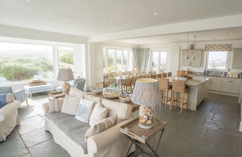 Trearddur Bay Apartment | Rockside, Trearddury Bay