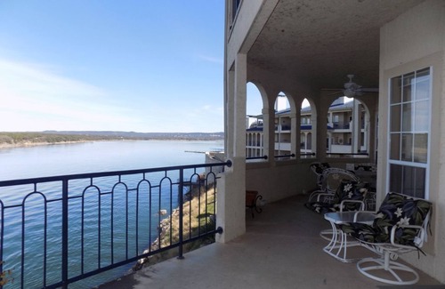 Highland Lake Estates Condo | Rockstar Lake and Pool view condo