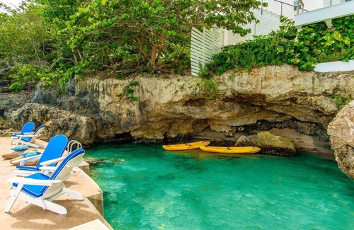 Boscobel Villa | Rocksteady Villa Luxury villa