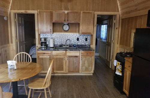 South Bloomingville Cabin | Rockview Cottage, Hocking Hills