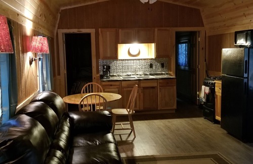 South Bloomingville Cabin | Rockview Cottage, Hocking Hills
