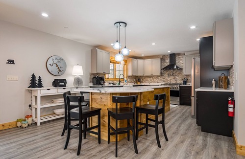 Oakland House | Rockwell: New w/Dock Slip, Hot Tub, Lake Access, Dog Friendly
